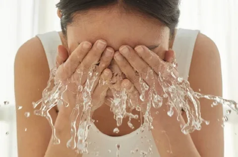 What's inside a Korean skincare factory that produces cleansing products?